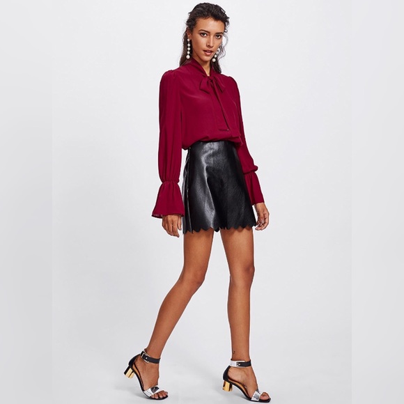 Bell Sleeve Pussy Bow Chiffon Button Front Blouse - Picture 4 of 5